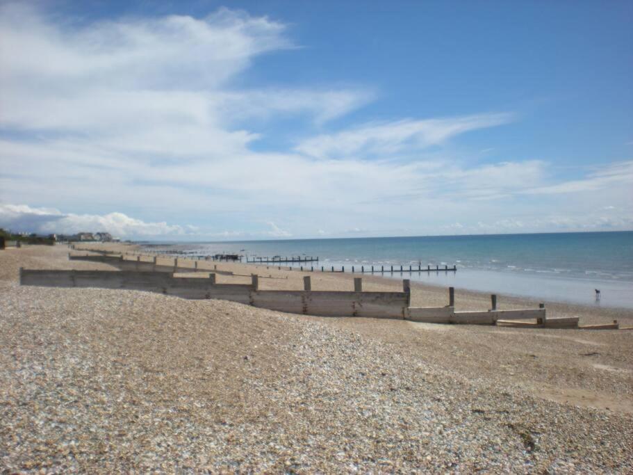 Beautiful Gate House A 4 Minute Walk From Beach Bognor Regis Esterno foto