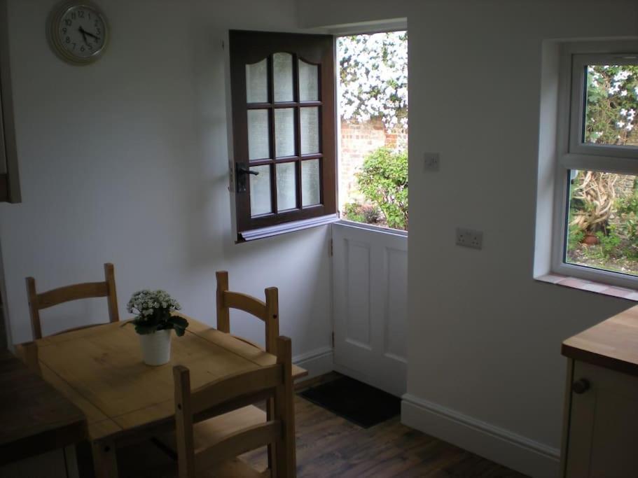 Beautiful Gate House A 4 Minute Walk From Beach Bognor Regis Esterno foto