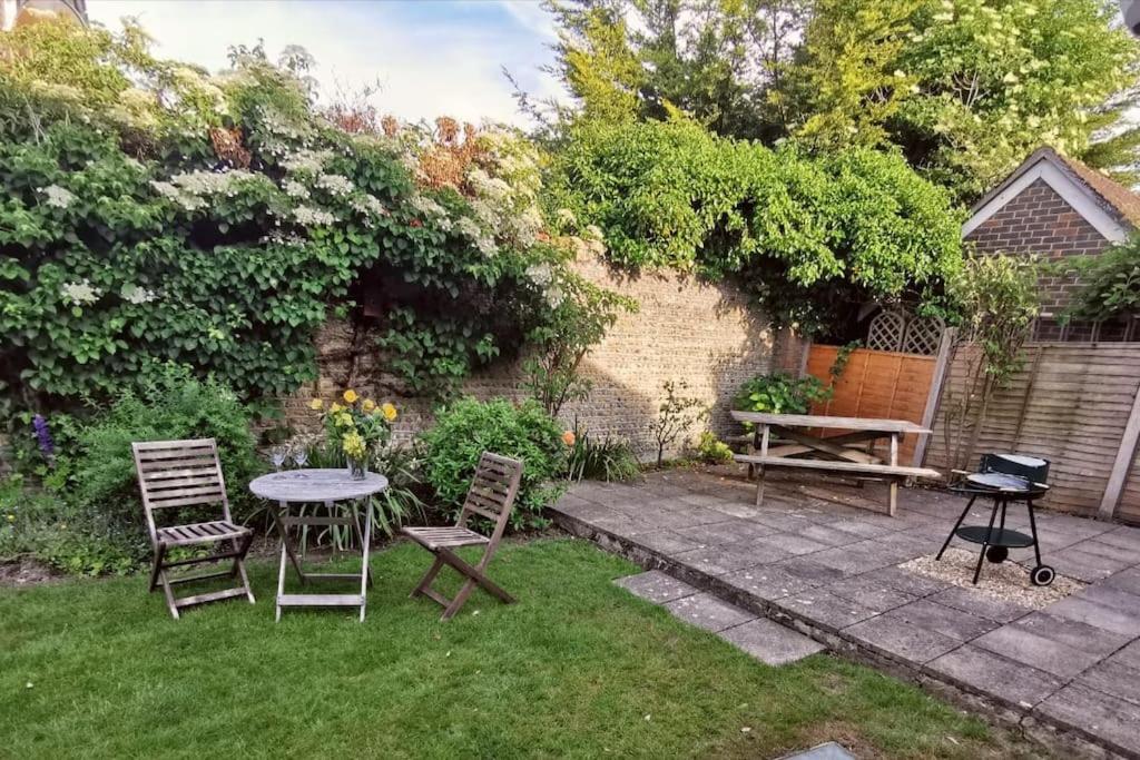 Beautiful Gate House A 4 Minute Walk From Beach Bognor Regis Esterno foto