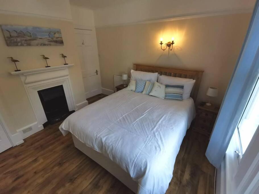 Beautiful Gate House A 4 Minute Walk From Beach Bognor Regis Esterno foto